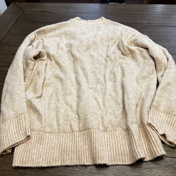 American Eagle Whoa So Soft Oversized Grinch Holiday Sweater - Picture 3 of 3